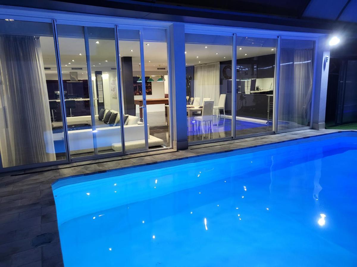 Luxurious Villa Marly II Castelldefels Dış mekan fotoğraf